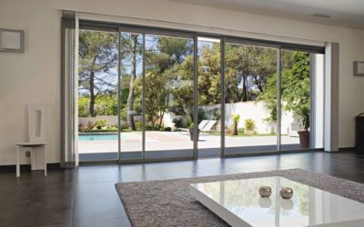 Comment fonctionne une baie vitrée à galandage, et est-ce adapté à tous les logements ?